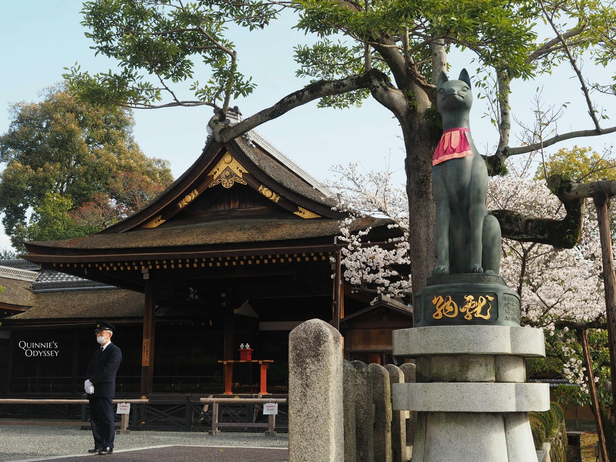 Fushimi Inari Shrine, fox