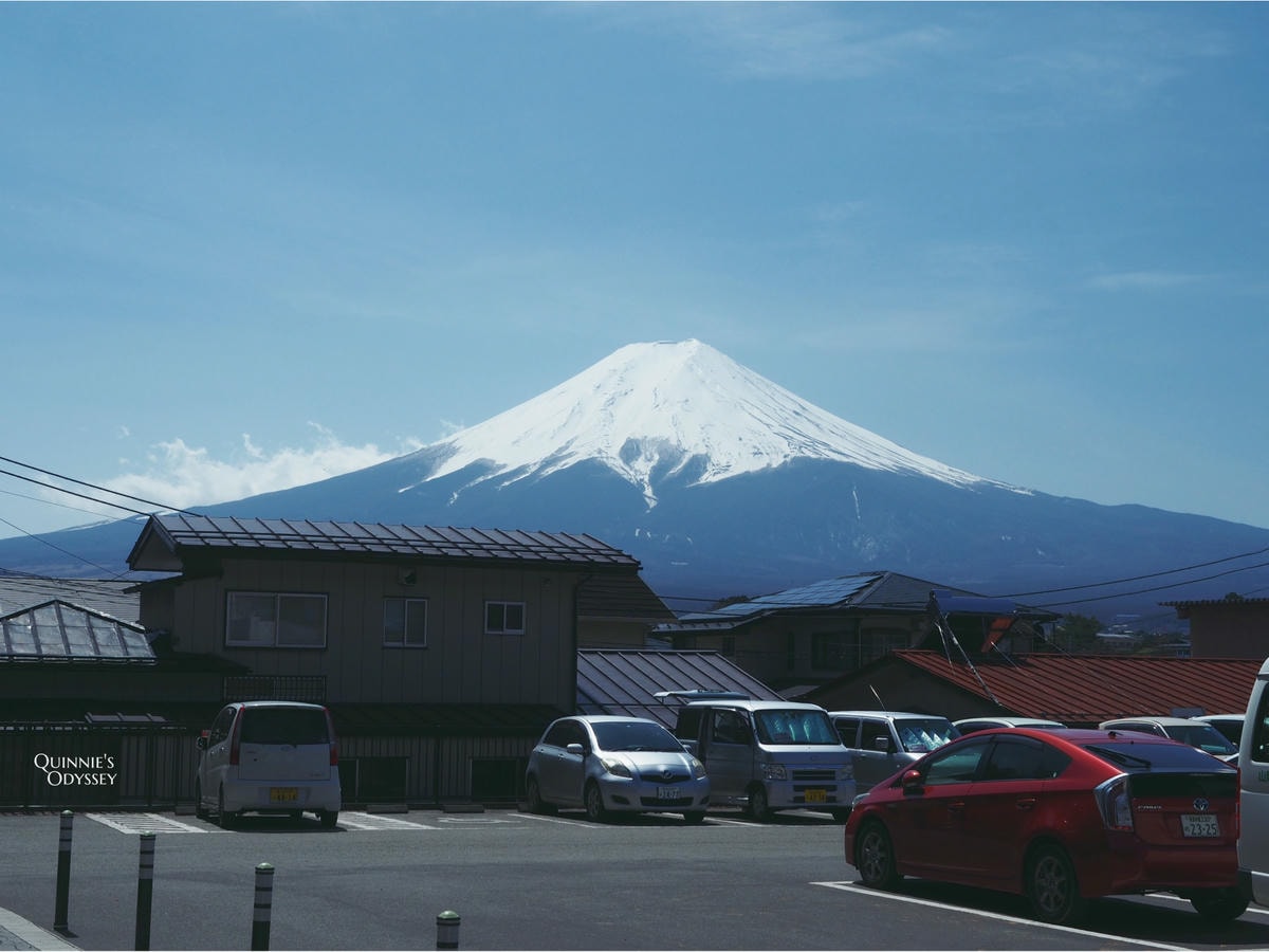 富士山熱門景點:新倉富士淺間神社-忠靈塔與富士山的絕美景致 - 第4張圖 新倉富士淺間神社停車場