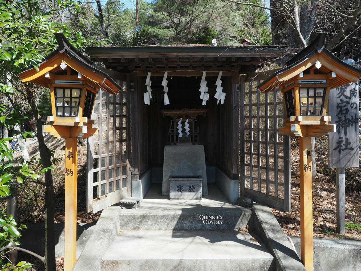 富士山熱門景點:新倉富士淺間神社-忠靈塔與富士山的絕美景致 - 第8張圖 愛宕神社