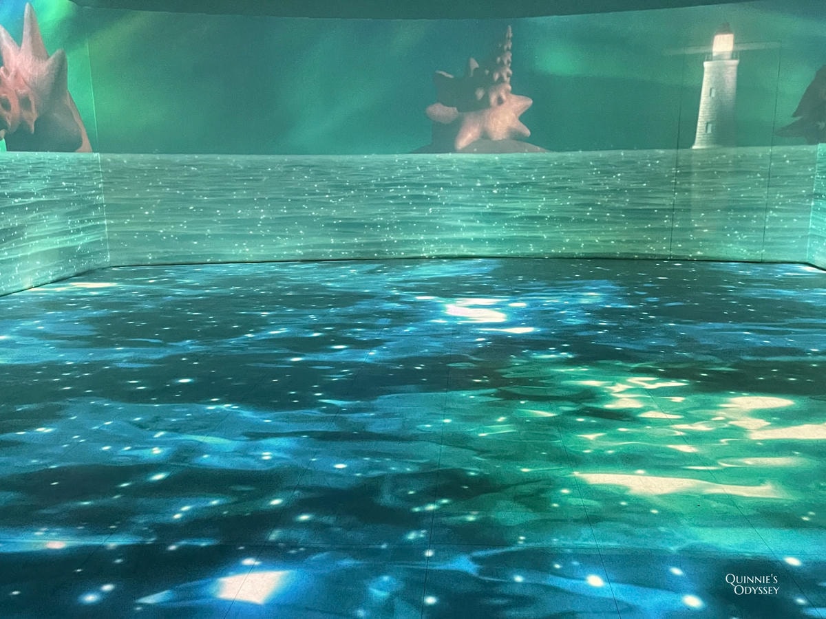 藍眼淚生態館