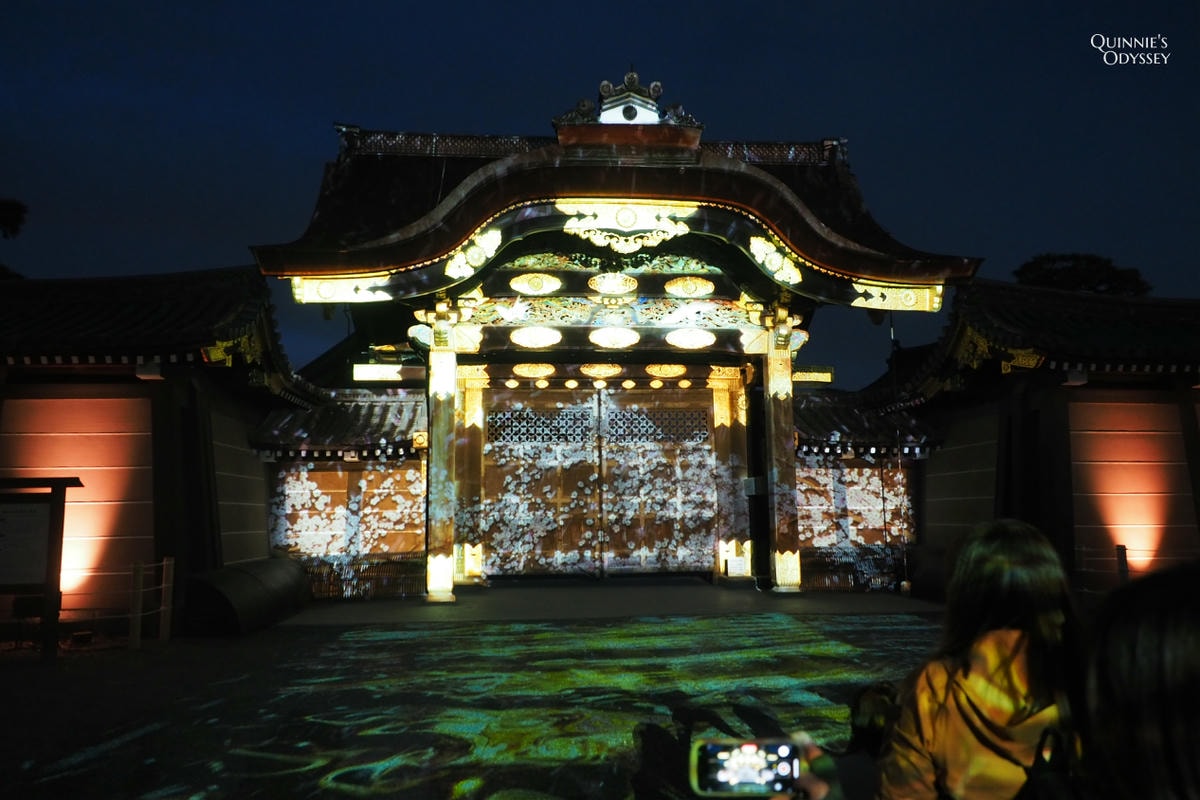 二條城 NAKED櫻花祭:2025夜櫻光雕秀門票/交通/必看亮點 - 第5張圖 京都二條城 櫻花祭 唐門 光雕投影