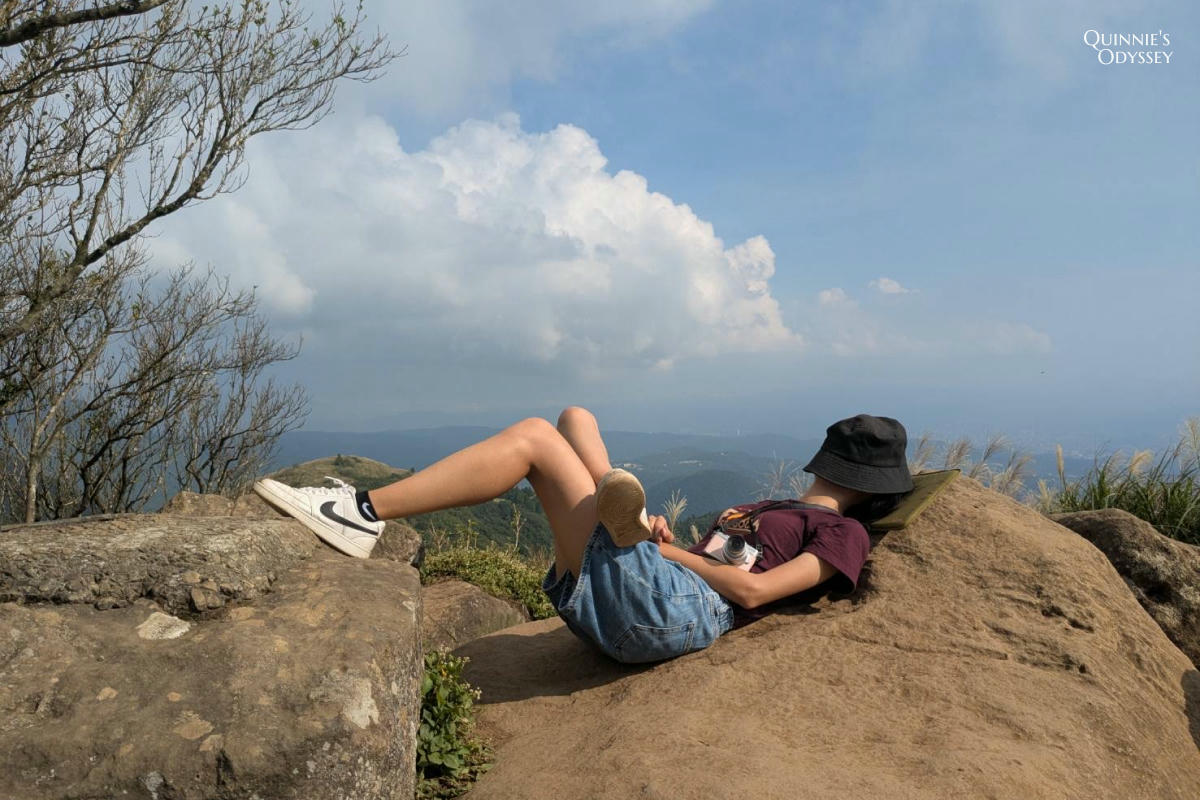 大屯山連峰芒草季攻略:不開車,陽明山芒草必訪秘境一次看 - 第27張圖 大屯山西峰