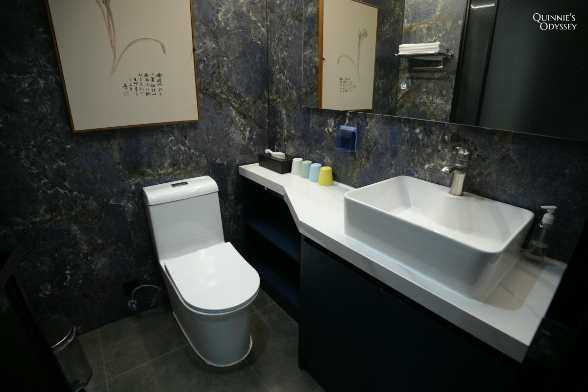 數碼天空太空艙住宿開箱:一泊二食,新竹尖石被群山包圍的秘境 - 第15張圖 數碼天空 太空艙 衛浴