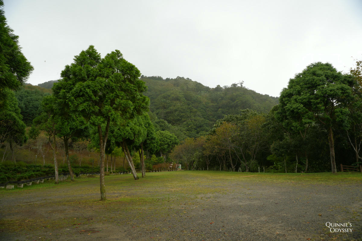 數碼天空太空艙住宿開箱:一泊二食,新竹尖石被群山包圍的秘境 - 第3張圖 數碼天空 停車場