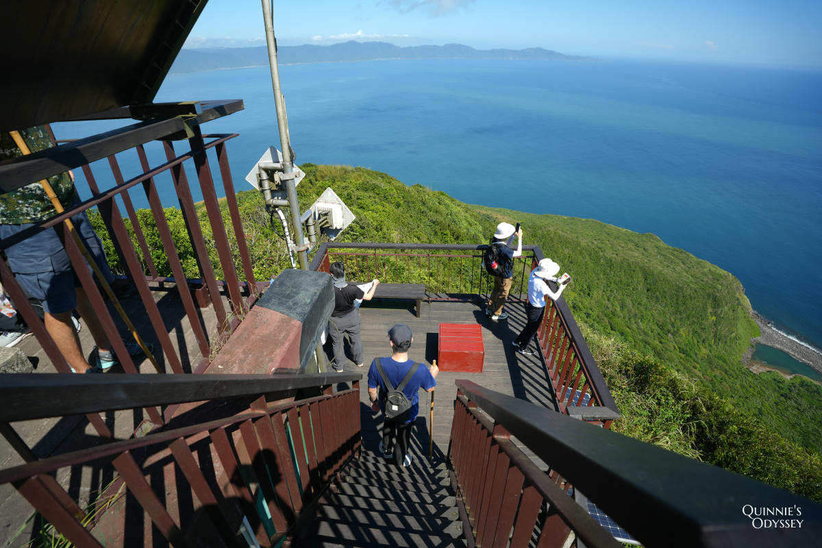龜山島登島半日遊完整心得:401高地登頂+環湖+坑道+龜山八景 - 第19張圖 龜山島 401高地健行 瞭望台