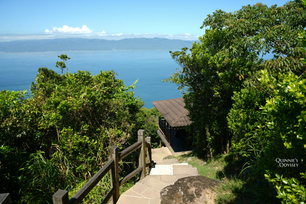 龜山島登島半日遊完整心得:401高地登頂+環湖+坑道+龜山八景 - 第13張圖 龜山島 401高地健行