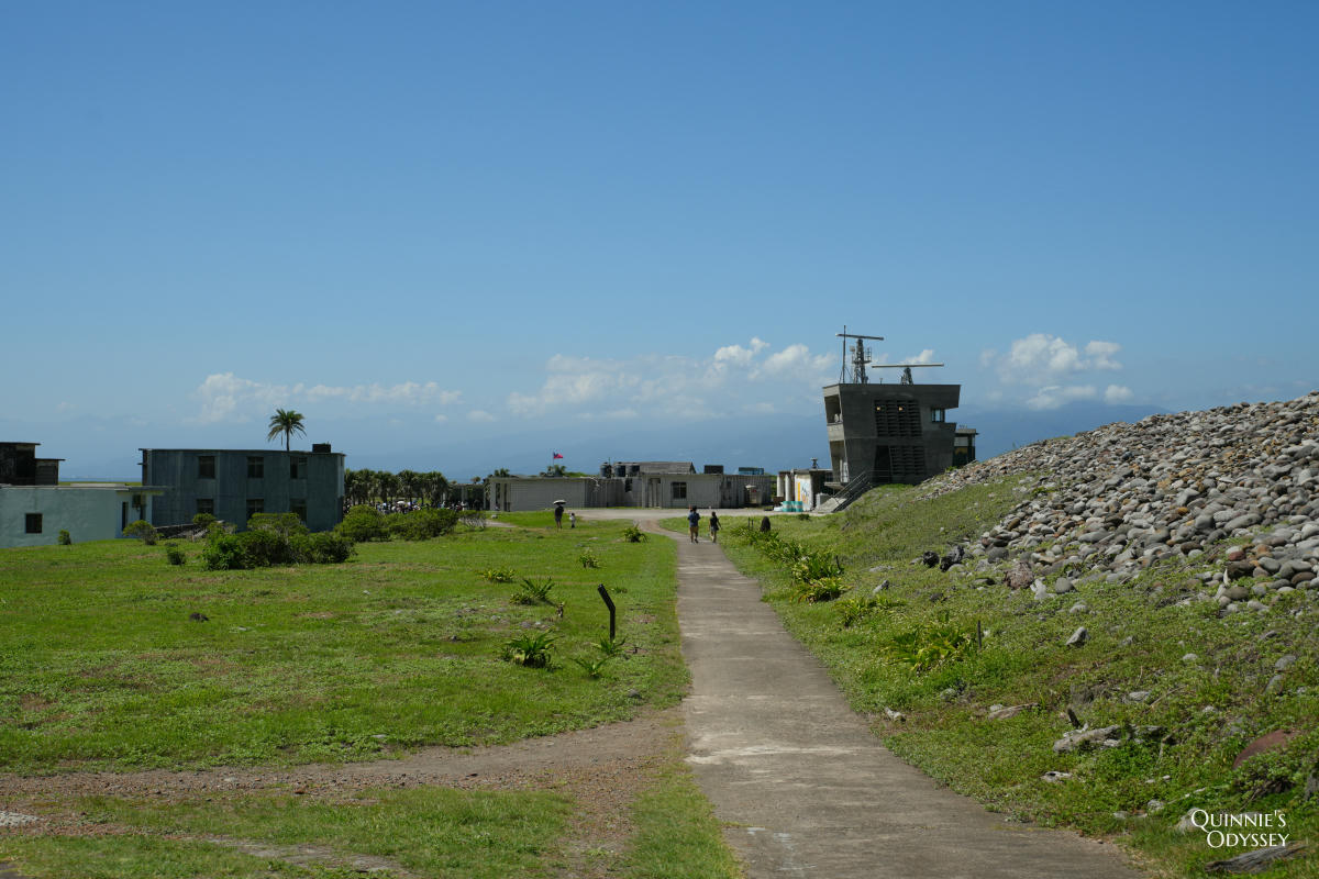 龜山島登島半日遊完整心得:401高地登頂+環湖+坑道+龜山八景 - 第26張圖 龜山島 聚落遺跡