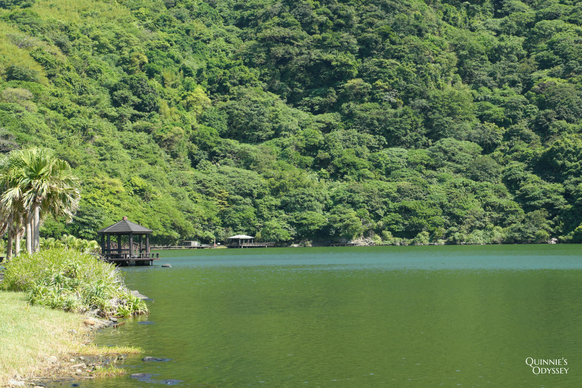 龜山島登島半日遊完整心得:401高地登頂+環湖+坑道+龜山八景 - 第33張圖 龜山島 龜尾湖