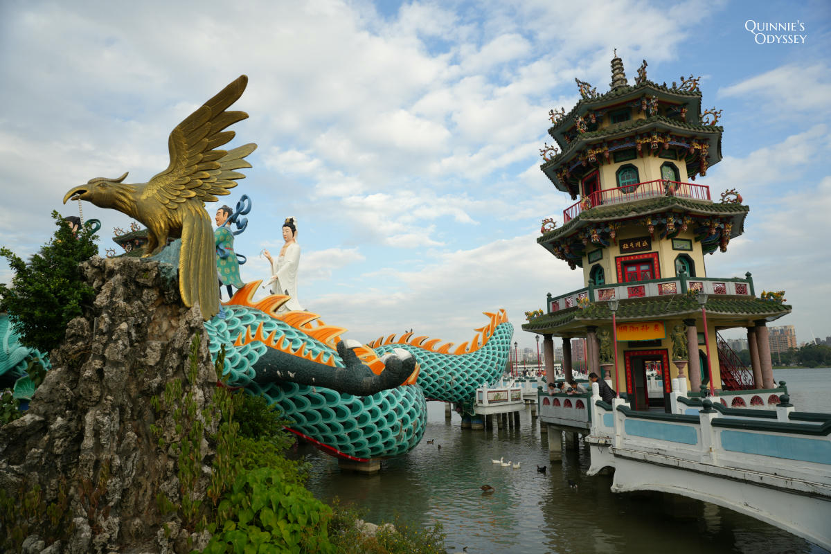 高雄龍虎塔:蓮池潭風景區必訪地標,順遊春秋閣、五里亭 - 第24張圖 高雄蓮池潭風景區 春秋閣
