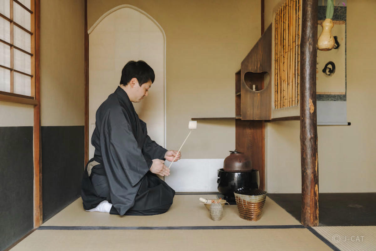 Nakamura Tokichi Honten, curator-led tea experience