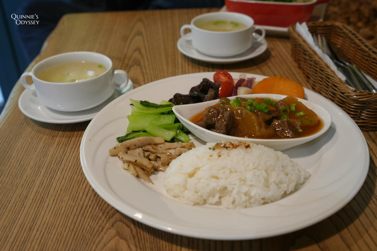 花院子:竹北花園系咖啡廳,滿滿綠色植物的療癒空間 - 第14張圖 花院子 紅燒牛腩飯