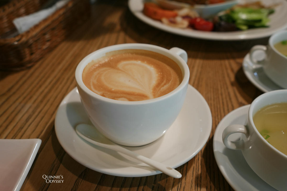 花院子:竹北花園系咖啡廳,滿滿綠色植物的療癒空間 - 第15張圖 花院子 熱拿鐵