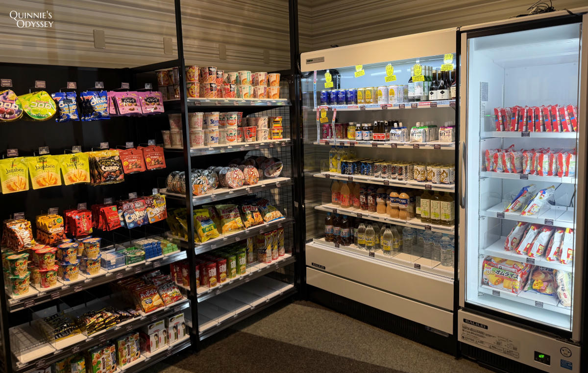 Lotte Arai Resort Review: Rooms, Dining & Ski Slopes in Myoko, Niigata - 第27張圖 Lotte Arai Resort Self-Service Convenience Store