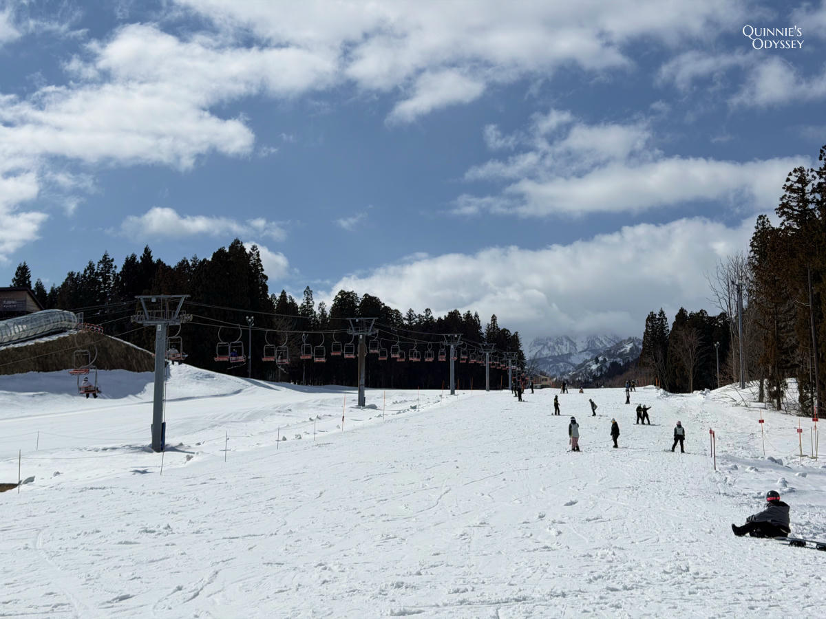 Beginner Snowboarding Guide to Lotte Arai Resort in March, Niigata - 第4張圖 Lotte Arai Resort, Pony | Beginner