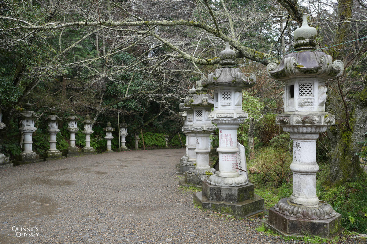 Katori Shrine Chiba Guide: A Sacred Forest Shrine of Japan’s Warrior Deity - 第15張圖 Katori Jingu, Sacred Forest & Omotesando Path, stone lanterns