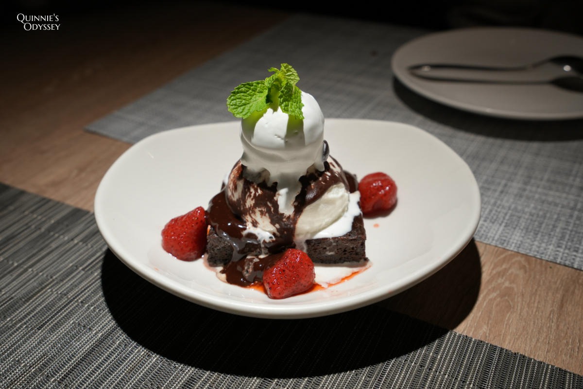 傑克兄弟牛排館 Jack Brothers 台北信義店:高CP值餐廳完整用餐心得 - 第18張圖 傑克兄弟牛排館 冰淇淋香熱巧克力布朗尼