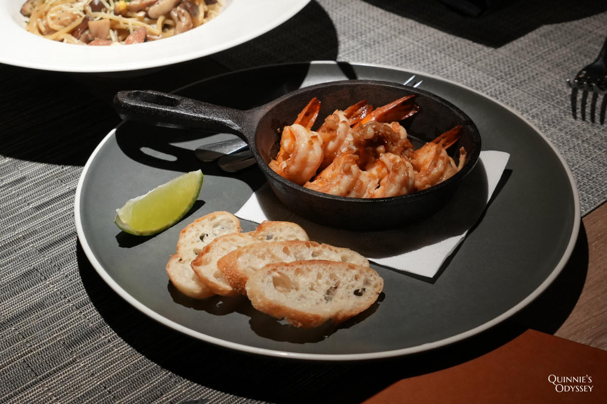 傑克兄弟牛排館 Jack Brothers 台北信義店:高CP值餐廳完整用餐心得 - 第14張圖 傑克兄弟牛排館 大蒜檸檬蝦