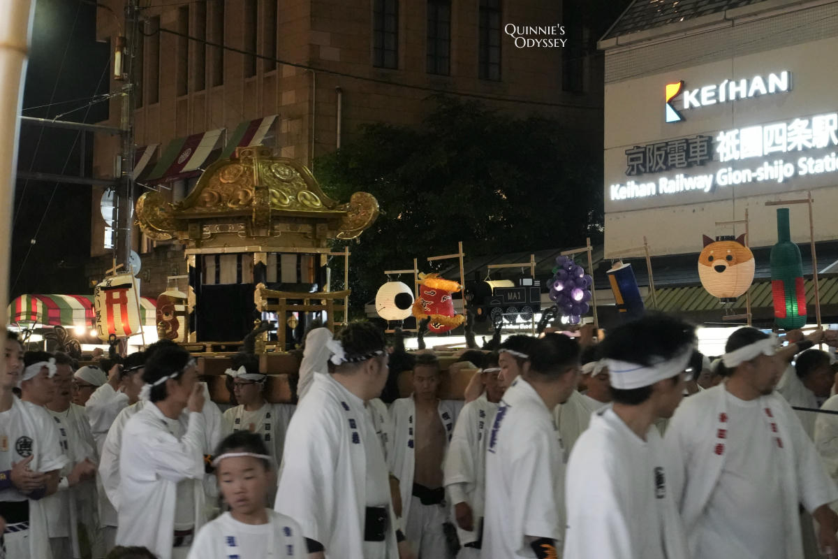 祇園祭 7/28 お祝い提灯、神輿洗