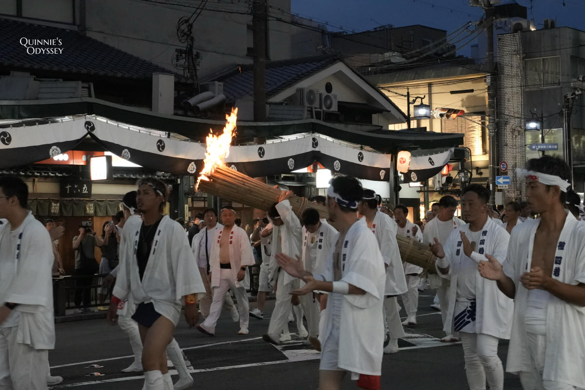祇園祭 7/28 お祝い提灯、神輿洗
