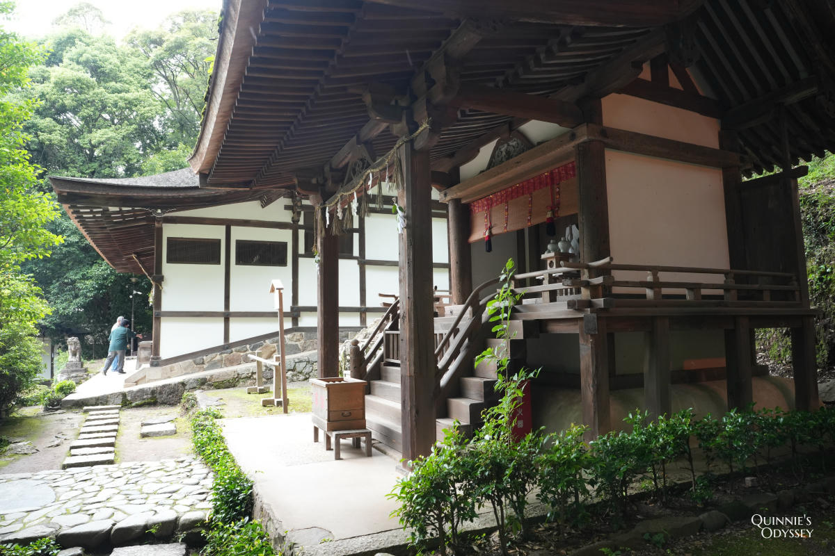 宇治上神社:京都世界遺產,藏在樹林深處的日本最古老神社 - 第7張圖 宇治上神社 末社