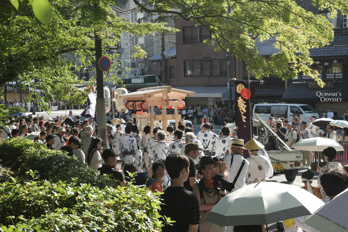 祇園祭迎提燈、神輿洗:7/10時間路線、觀賞重點與實際體驗心得 - 第4張圖 八坂神社 迎提燈 隊伍集合地點
