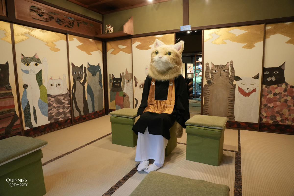 京都貓貓寺:貓奴必訪寺院型美術館,每個角落都是貓咪藝術 - 第11張圖 京都 貓貓寺 22隻招財貓的隔扇畫間