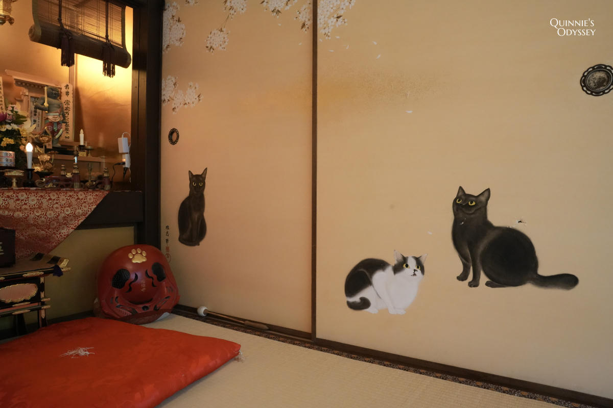 京都貓貓寺:貓奴必訪寺院型美術館,每個角落都是貓咪藝術 - 第16張圖 京都 貓貓寺 本堂與大日貓來