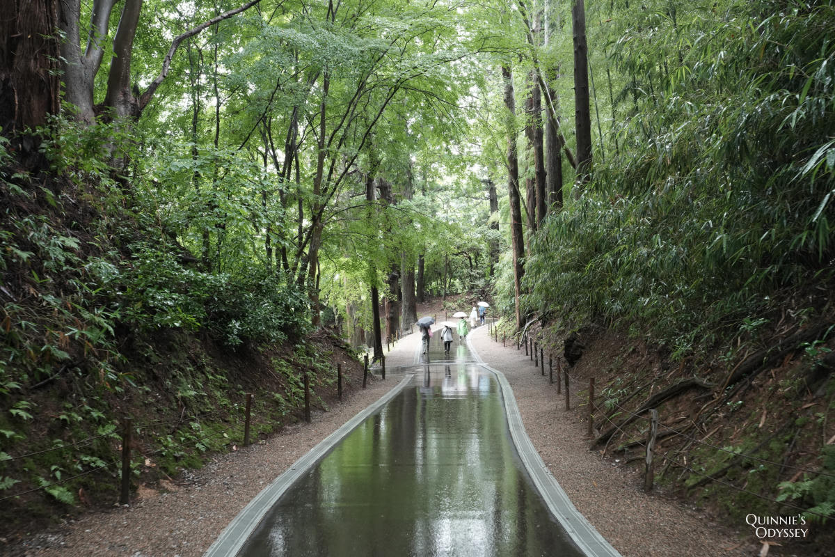 中尊寺金色堂:藤原清衡打造的黃金淨土,必看重點、門票資訊一次看 - 第6張圖 中尊寺 月見坂參道