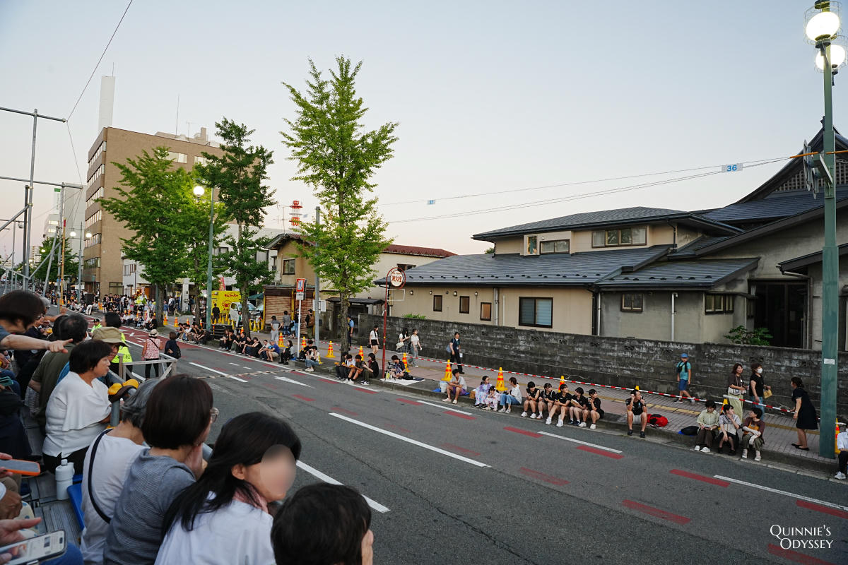 秋田竿燈祭攻略2026:時間表、交通住宿、實拍全記錄 - 第9張圖 秋田竿燈祭 付費觀賞席