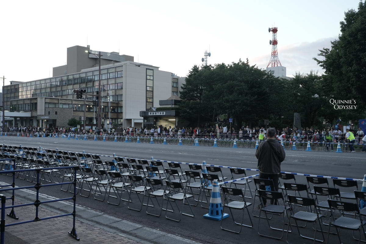 青森睡魔祭2026:交通、觀賞席實拍心得、跳人體驗完整指南 - 第6張圖 青森睡魔祭 付費觀賞席